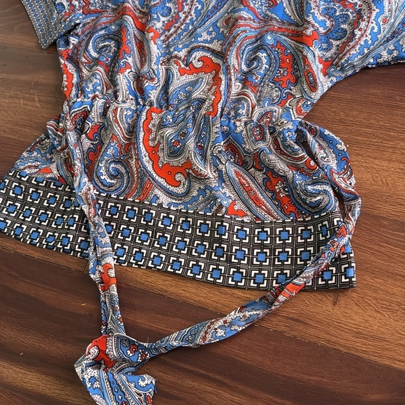 NEW YORK & COMPANY Paisley Kimono  Top with Built in Belt Size XS - Picture 4 of 6